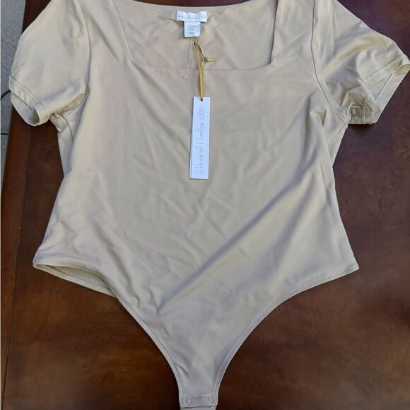 House of Harlow 1960 Cream Fitted Short Sleeve Bodysuit NWT XL - Picture 2 of 6
